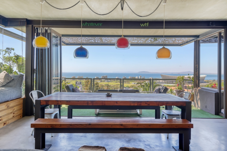 5 Bedroom Property for Sale in Green Point Western Cape